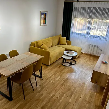 Apartment Gold